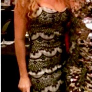 Guess ~ size s ~ black and white fitted dress 🖤🤍